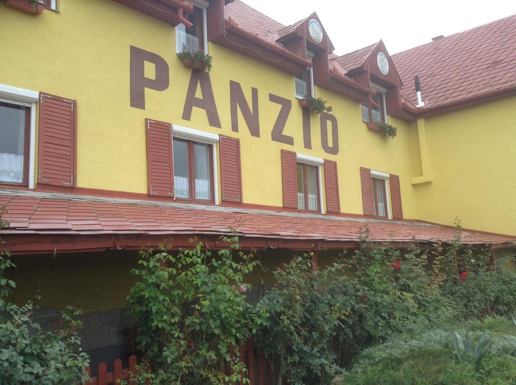 Mád Sos Borhaz Panzio酒店 外观 照片